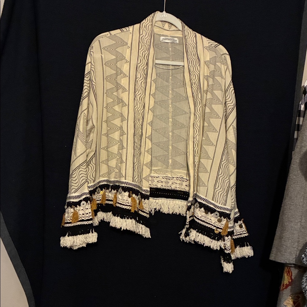 Zara Woman Cream and Black Patterned Kimono